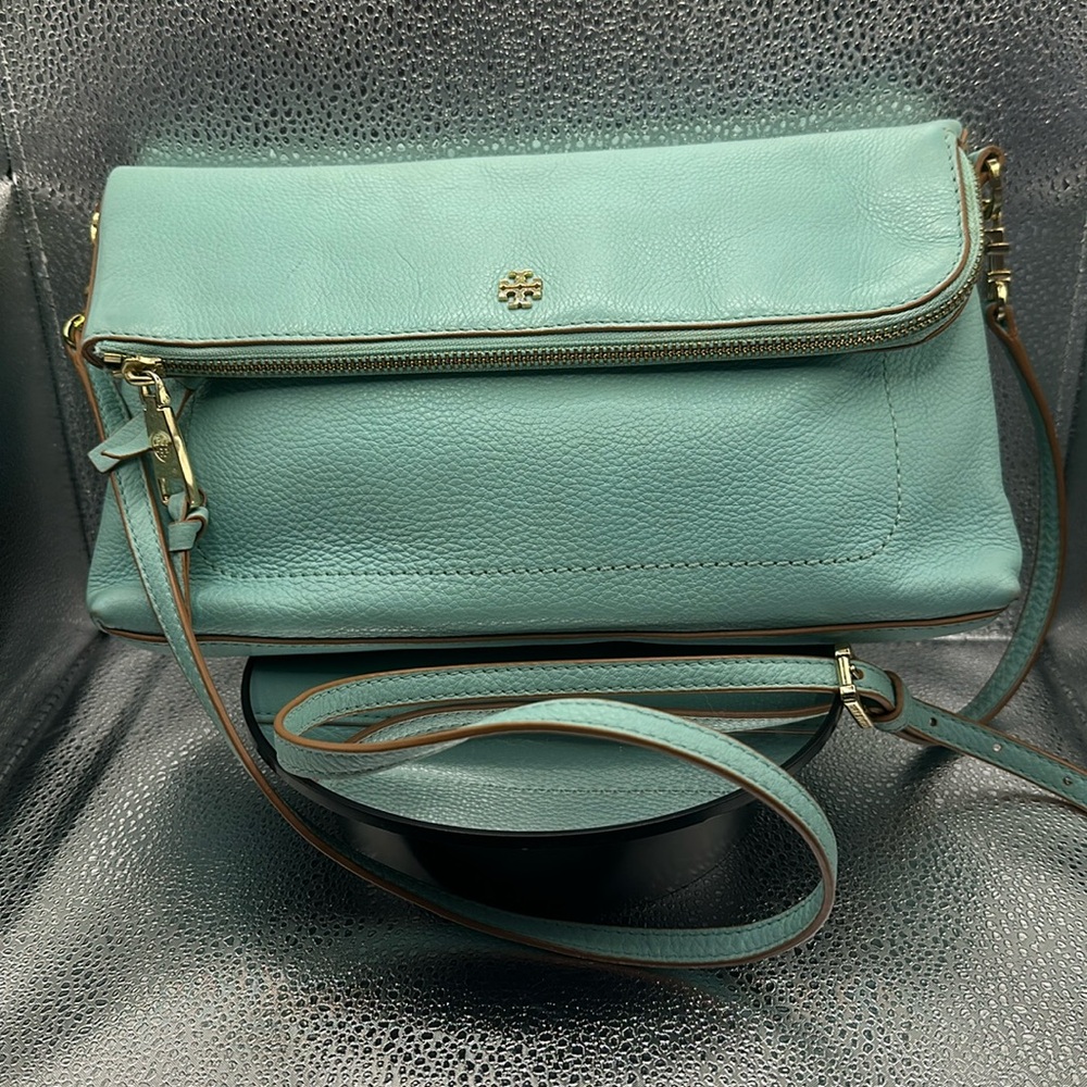 Tiffany blue Tory Burch Magnetic and zip closure Crossbody.
